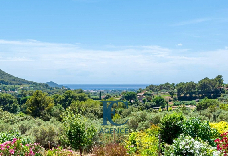 Propriété de prestige de 270 m2 avec magnifique vue mer en vente à La Cadière-d'Azur