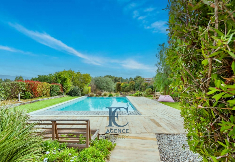Magnifique maison 5 pièces de plain-pied avec vue dégagée en vente à La Cadière d'Azur  - Image 2