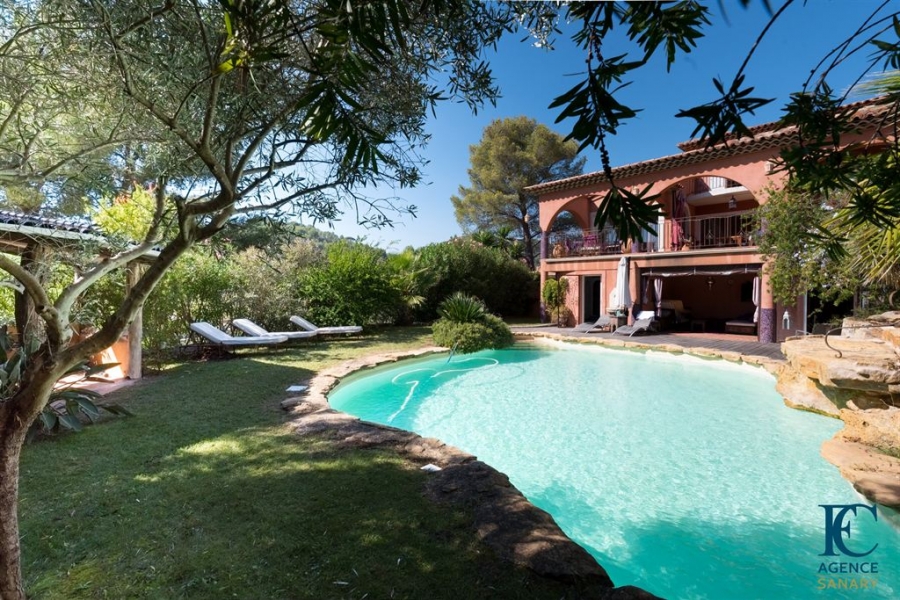 A vendre villa avec piscine, jacuzzi et hammam à Bandol