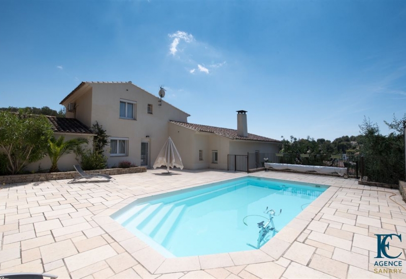 Vente maison Sanary : 4 chambres avec piscine de 177 m² - Image 2