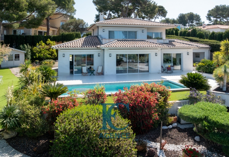 Magnifique maison de 185 m2 avec vue mer en vente à Sanary-sur-Mer - Image 1