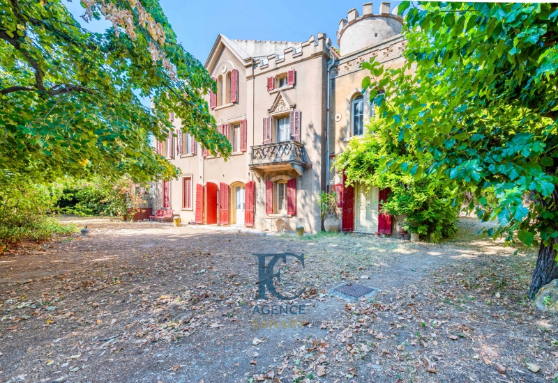 Exclusivité: Château de La Milhière à vendre au cœur de Sanary-sur-Mer