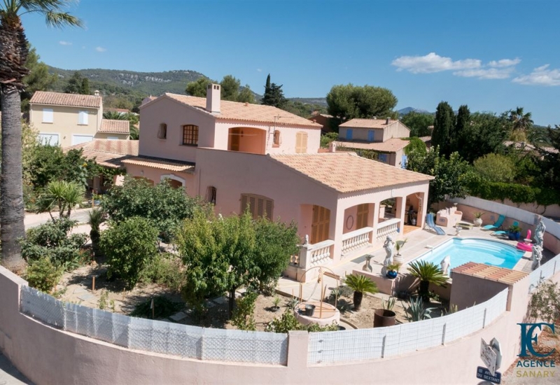 En vente maison provençale T6 avec piscine à Sanary-sur-Mer - Image 2